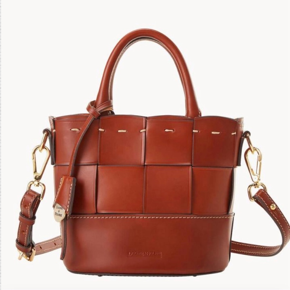 NWOT Dooney and Bourke Alto Small Woven Bucket Crossbody